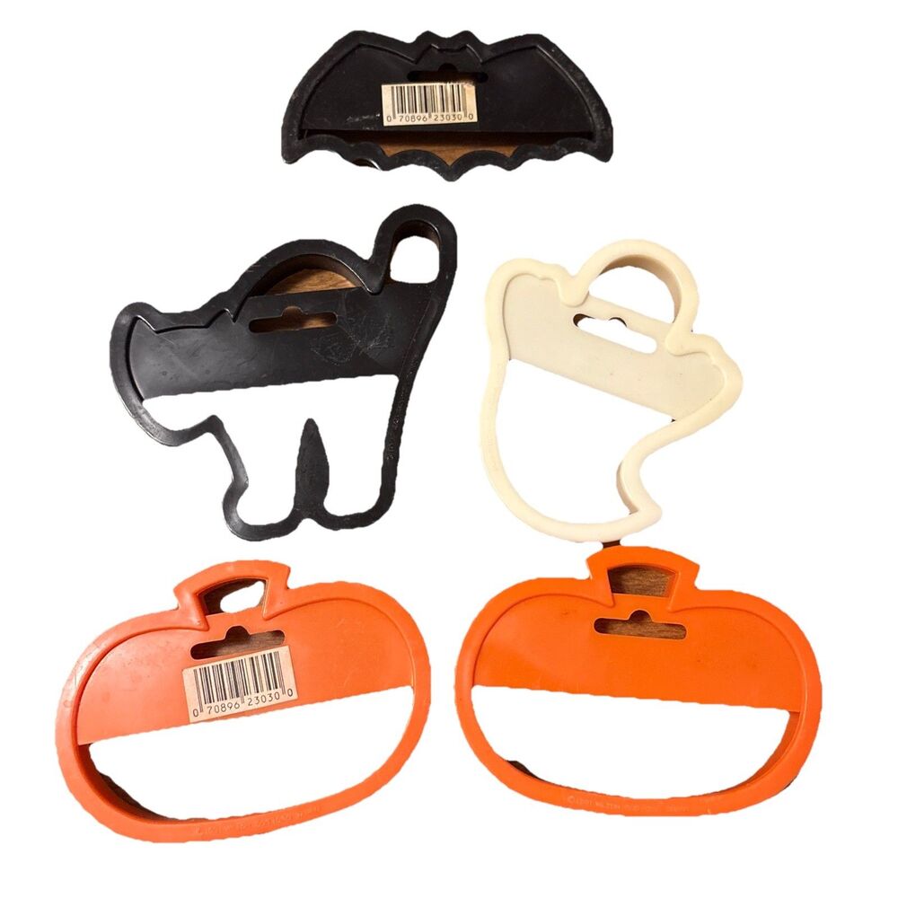 Vtg 1991 Wilton Halloween Plastic Cookie Cutters 5 Pc Ghost 2 Pumpkins Bat Cat